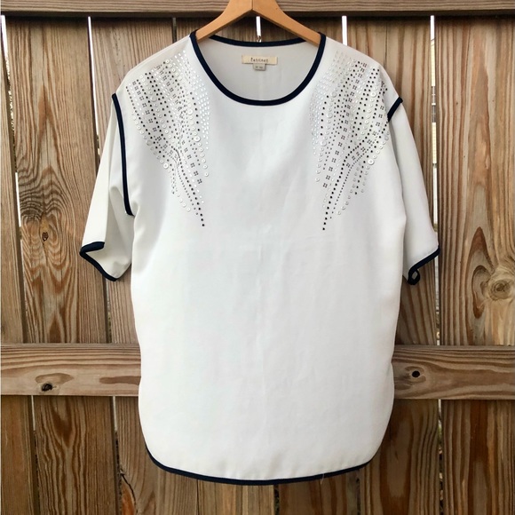 Studded shirt by Catrinet Made in Korea - Picture 5 of 10